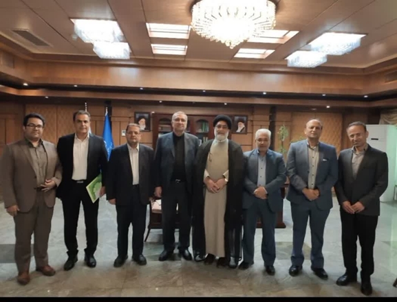 اخذ مجوز سی تی اسکن و آم آر آی و سونوگرافی در دیدار وزیر بهداشت با مدیر شبکه بهداشت و درمان تویسرکان